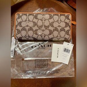 Coach Crystal Signature Jacquard Essential Slim Wallet NWT